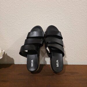 Mia - Kaz Platform Sandals Sz 9